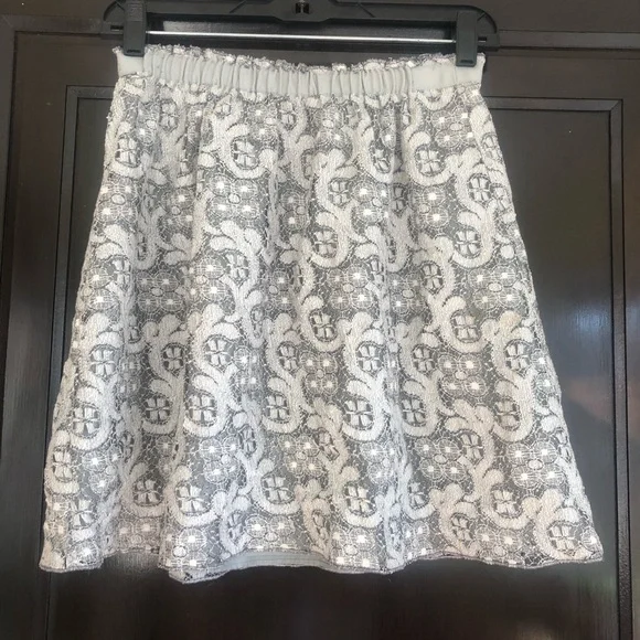 🌟 J.Crew Heather Lace Mini Skirt, Size 4, Green - Picture 3 of 9